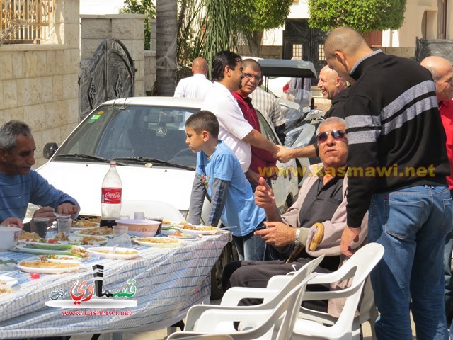 كفرقاسم : ابناء المرحوم الحاج محمد محمود عيسى  ابو لطفي  يُعدون وليمة غداء عن روح والدتهم المرحومة عزيزة عبد الرحمن عيسى  ام لطفي   رحمها الله 